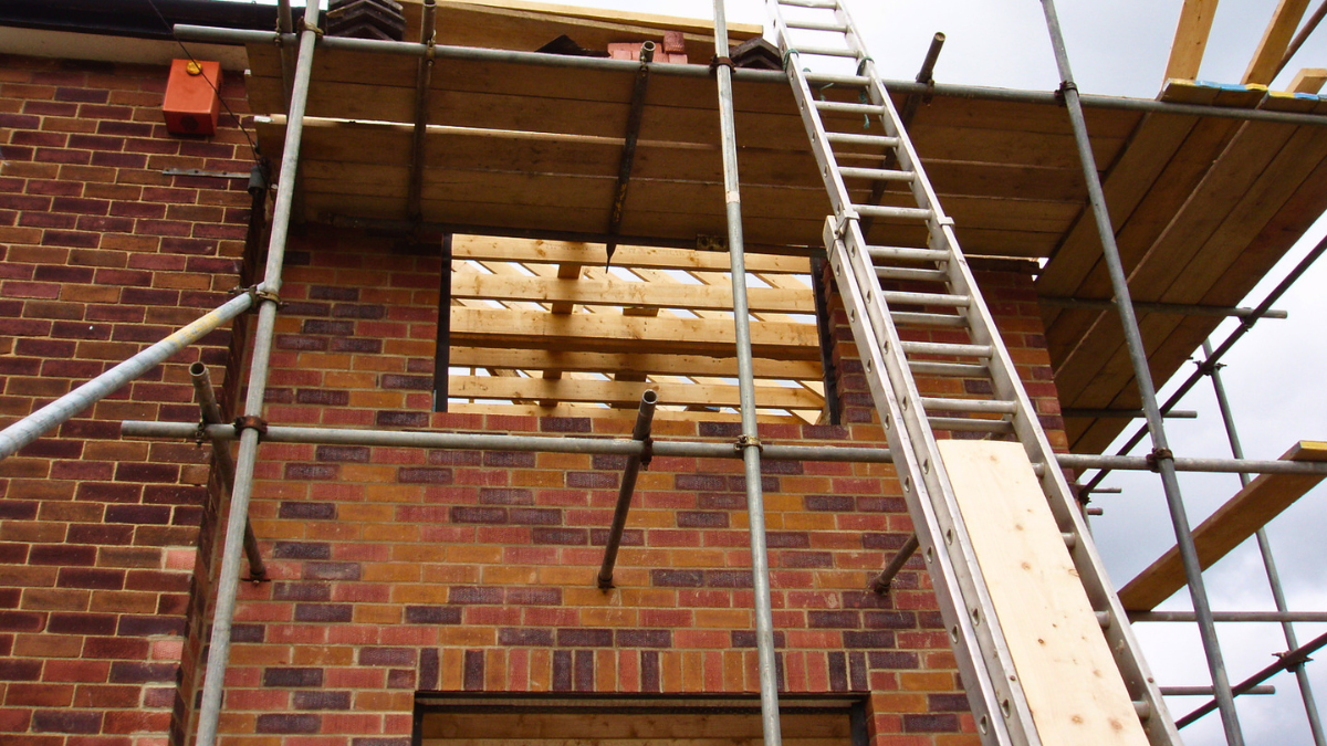 Can a neighbour refuse access for repairs? Your legal rights (UK)