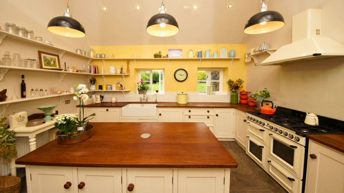 Fixtures and fittings: What’s included when buying a house?